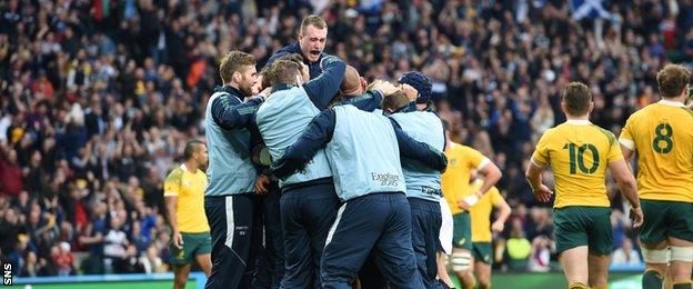 Scotland celebrate Peter Horne's try