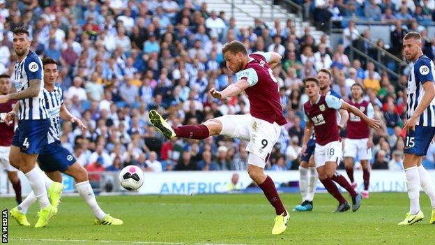 Chris Wood misses a chance against Brighton