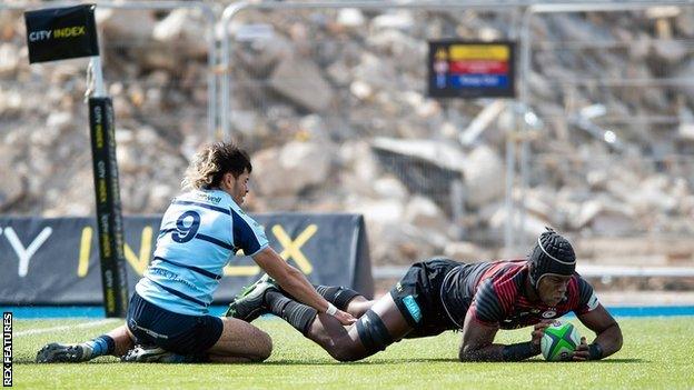 Both of Maro Itoje's two tries came before the break