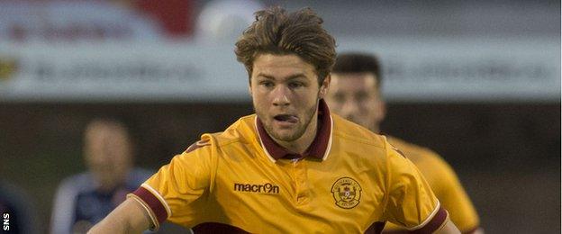 Dom Thomas in action for Motherwell