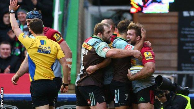 Rob Buchanan scores for Quins