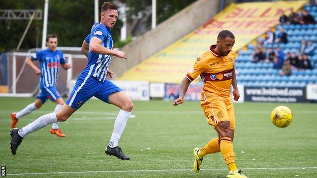 Lionel Ainsworth scores