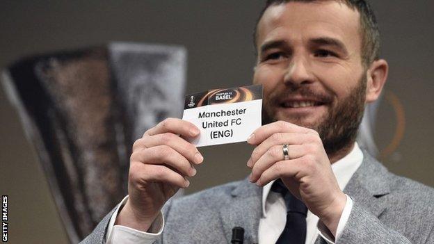 Alexander Frei draws Manchester United's name out