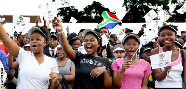 South African children celebrate Durban being named as the host city of the 2022 Commonwealth Games