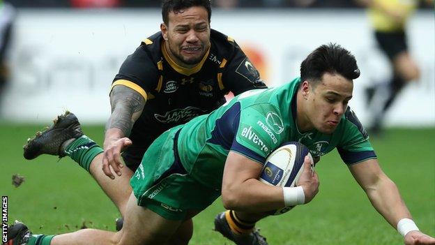 Rory Parata scores a try for Connacht