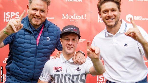 Brendan Lawlor (centre) celebrates reaching world number with Niall Horan (right) after winning in Northern Ireland