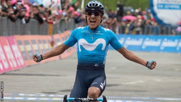 Richard Carapaz celebrates winning stage 14 of the 2019 Giro d'Italia