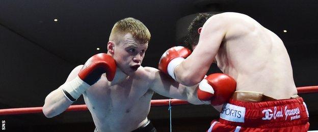 Charlie Flynn goes on the attack against Derbyshire's Lee Connelly