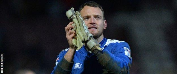 Oxford United goalkeeper Simon Eastwood