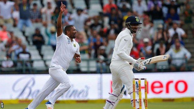 Vernon Philander celebrates wicket of Ravi Ashwin