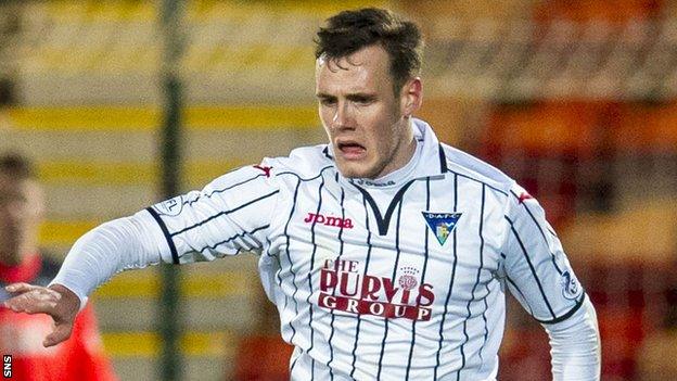 Stuart Urquhart in action for Dunfermline Athletic