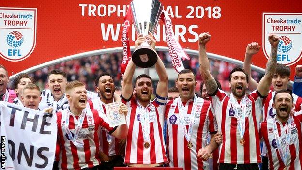 Lincoln City win the Checkatrade Trophy.