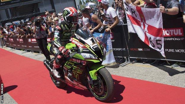 Jonathan Rea raced to a second consecutive World Superbike double