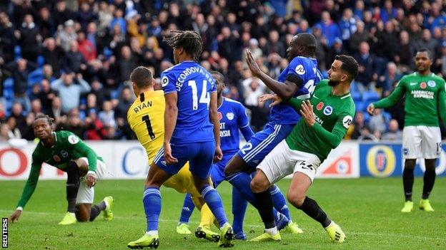 Sol Bamba scores the winner