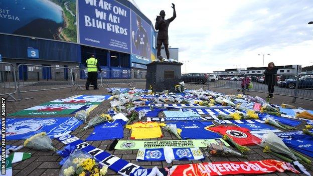 Tributes to striker Emiliano Sala at Cradiff City Stadium