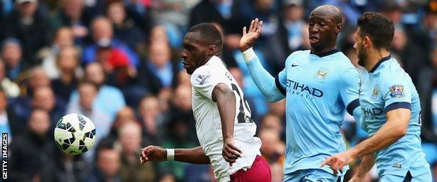 Man City defenders Eliaquim Mangala and Martin Demichelis