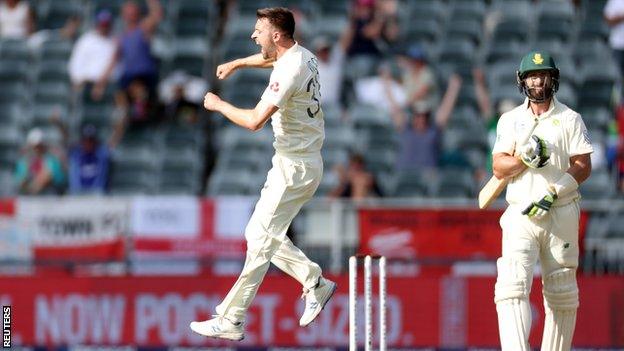 Mark Wood dismisses Pieter Malan