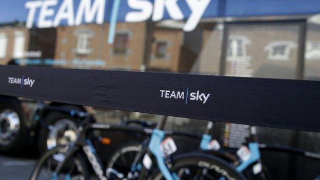 Team Sky bus