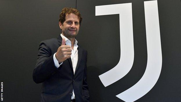 Joe Montemurro gives the thumbs up when appointed Juventus Women's boss