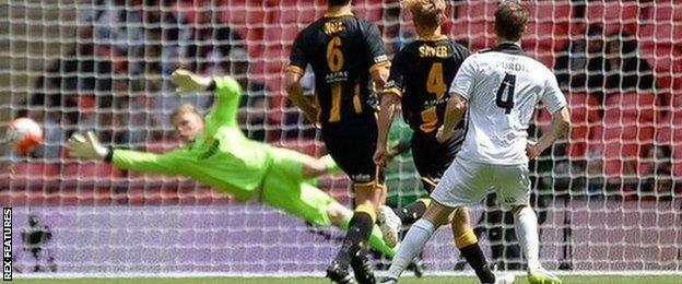 Rob Purdie took little over a minute to fire Hereford FC ahead in their 4-1 FA Vase final defeat by Northern League side Morpeth Town at Wembley