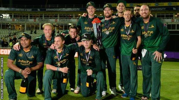 Notts Outlaws celebrate winning the T20 Blast