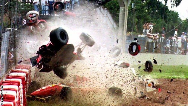 Michael Andretti crashes at the 1993 Brazilian Grand Prix