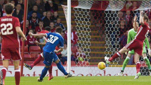 Stipo Markovic hammers in a wonderful equaliser for Siroki Brijeg