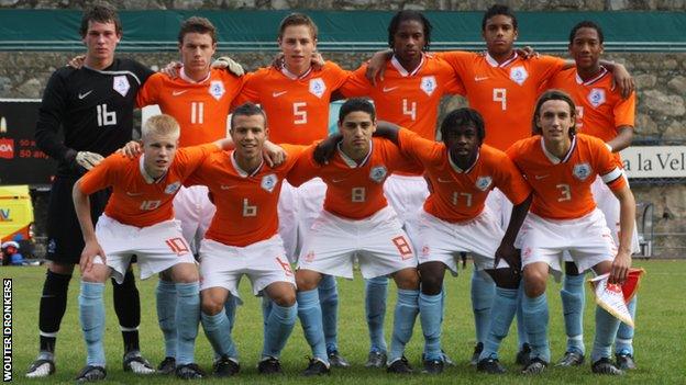 Wouter Dronkers and Netherlands Under-17 team-mates