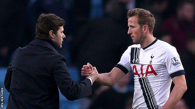 Mauricio Pochettino and Harry Kane