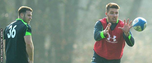 Gareth Davies and Rhys Webb in training for Wales