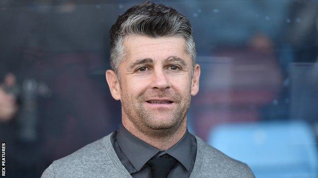 Oldham manager Stephen Robinson