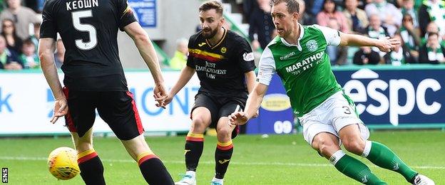 Steven Whittaker scores for Hibernian against Partick Thistle