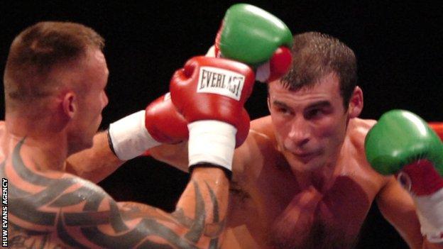 Joe Calzaghe (R) fought and beat Mikkel Kessler in Cardiff in 2007