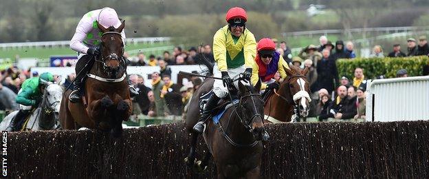 Sizing John wins the Gold Cup