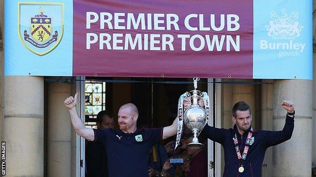 Burnley manager Sean Dyche and captain Tom Heaton