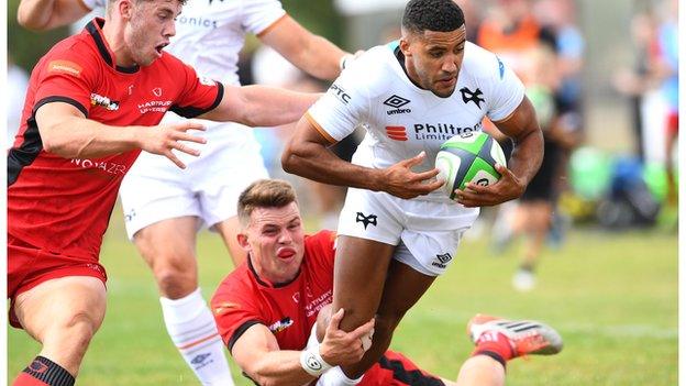 Keelan Giles in action for Ospreys
