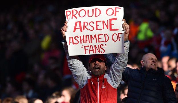 Arsenal fan supports Arsene Wenger