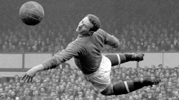 Harry Gregg in action for Manchester United in 1958