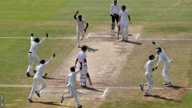 India celebrate Ben Duckett's dismissal