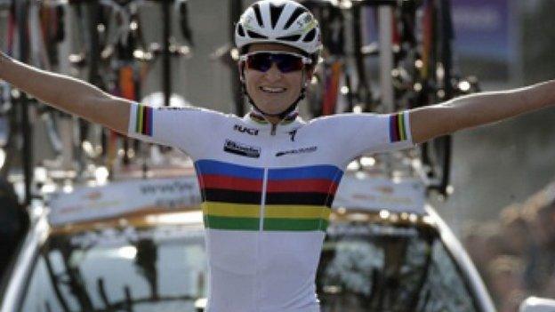 Lizzie Armistead wins her first race in the rainbow jersey