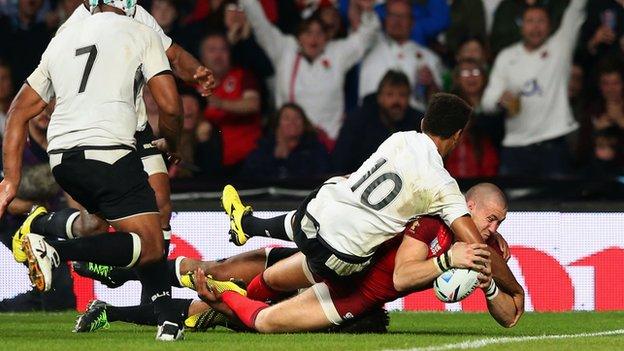 Mike Brown scores two tries for England