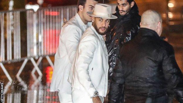 Neymar hosts a birthday party in Paris