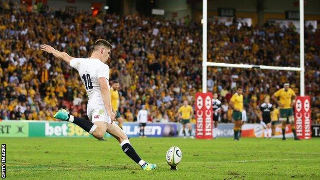 Owen Farrell lands a penalty for England