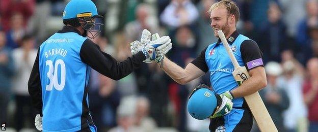 Ben Cox reaches his century for Worcestershire