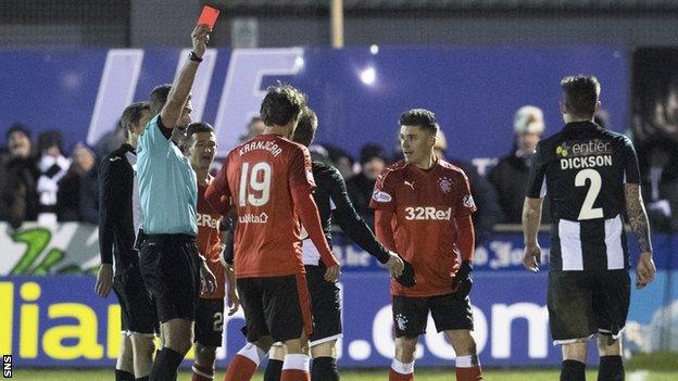 Referee Greg Aitken sends off Fr