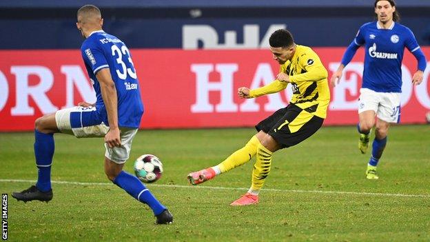 Jadon Sancho scores