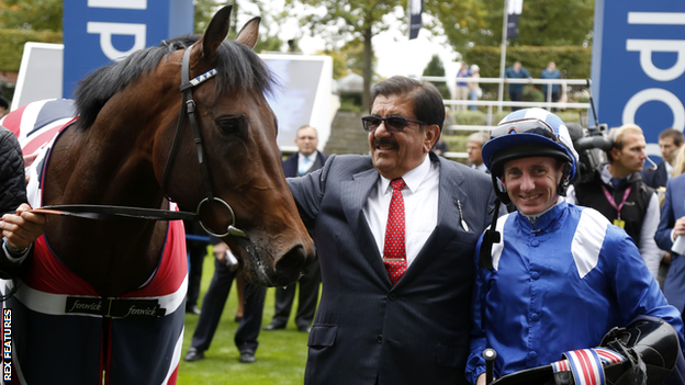 Paul Hanagan (right) with Sheikh Hamdan Al Maktoum