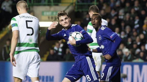 Anderlecht's Pieter Gerkens and Celtic defender Jozo Simunovic