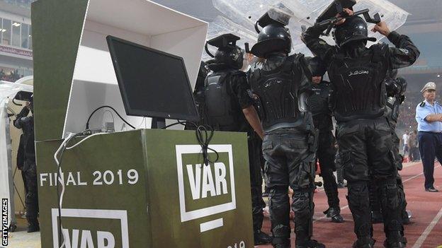 VAR