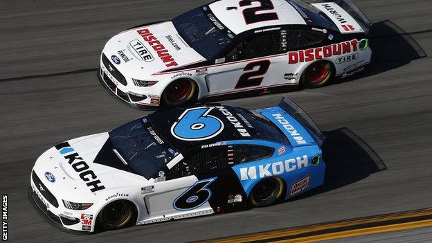 Ryan Newman leads Denny Hamlin at the Daytona 500